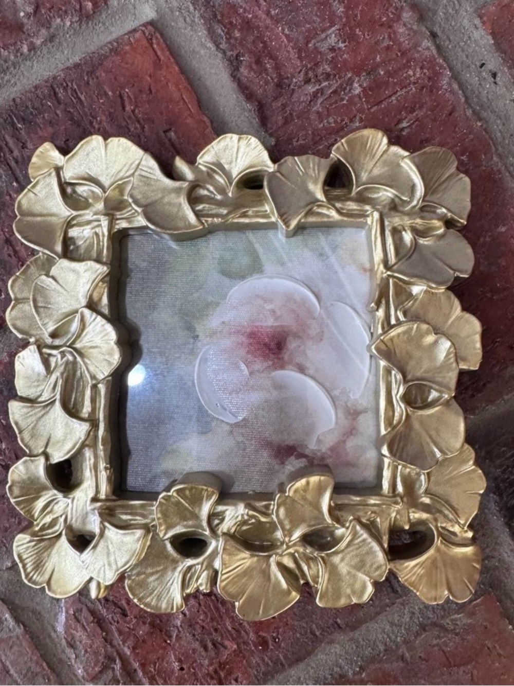 Gold tone Floral Ginkgo Leaf Decorative Picture Frame - Home Accents